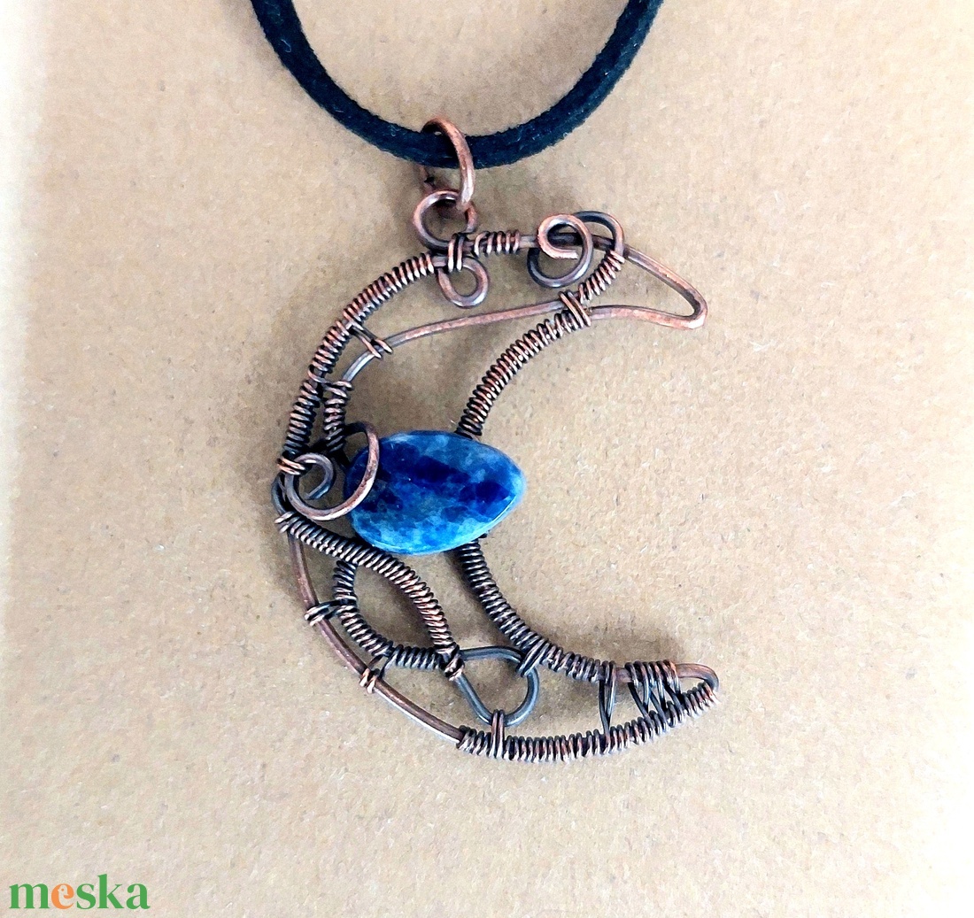 Hold nyaklánc szodalit ásvánnyal - ékszer - nyaklánc - medálos nyaklánc - Meska.hu