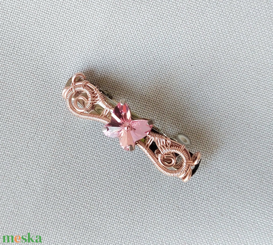 Francia hajcsat rosegold dróttal és rózsaszín swarovski lepkével - ruha & divat - hajdísz & hajcsat - hajcsat & hajtű - Meska.hu
