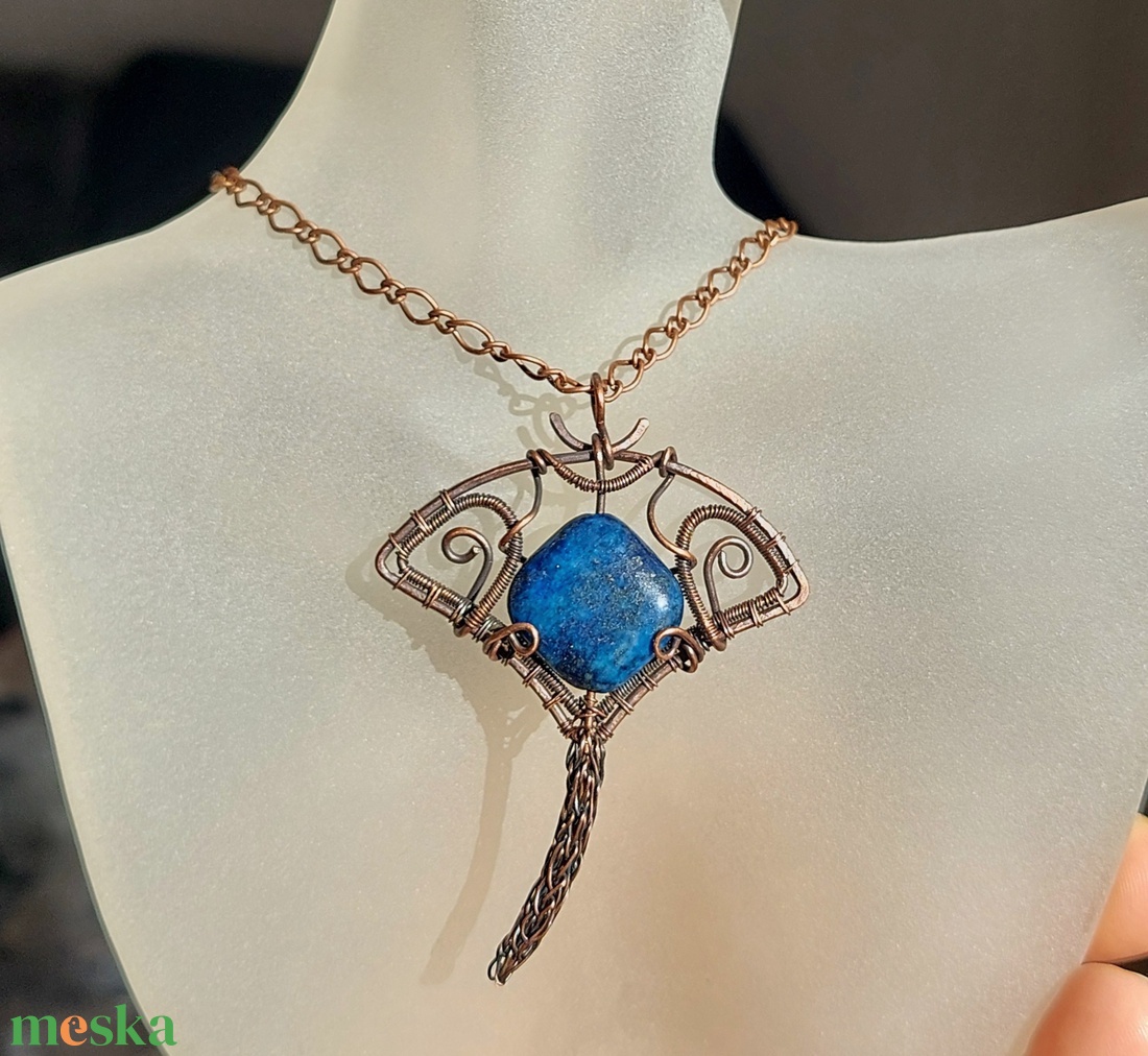 Rája réz nyaklánc lápis lazuli ásvány kővel - ékszer - nyaklánc - medálos nyaklánc - Meska.hu