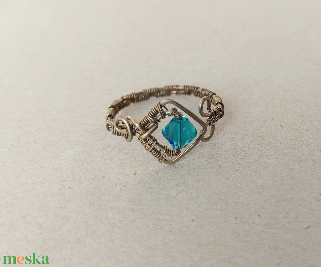 Antikolt alpakka gyűrű swarovski kristállyal - ékszer - gyűrű - statement gyűrű - Meska.hu