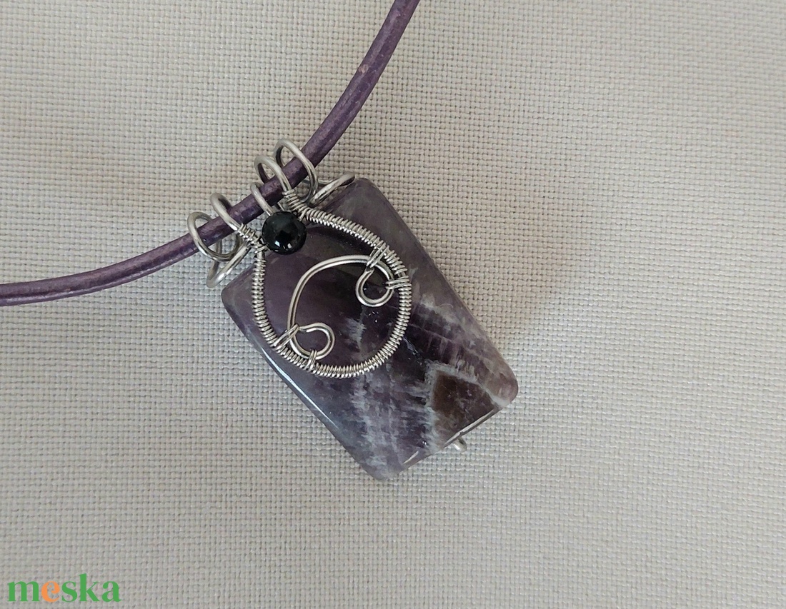 Ametiszt ásvány acél nyaklánc ónix golyóval - ékszer - nyaklánc - medálos nyaklánc - Meska.hu