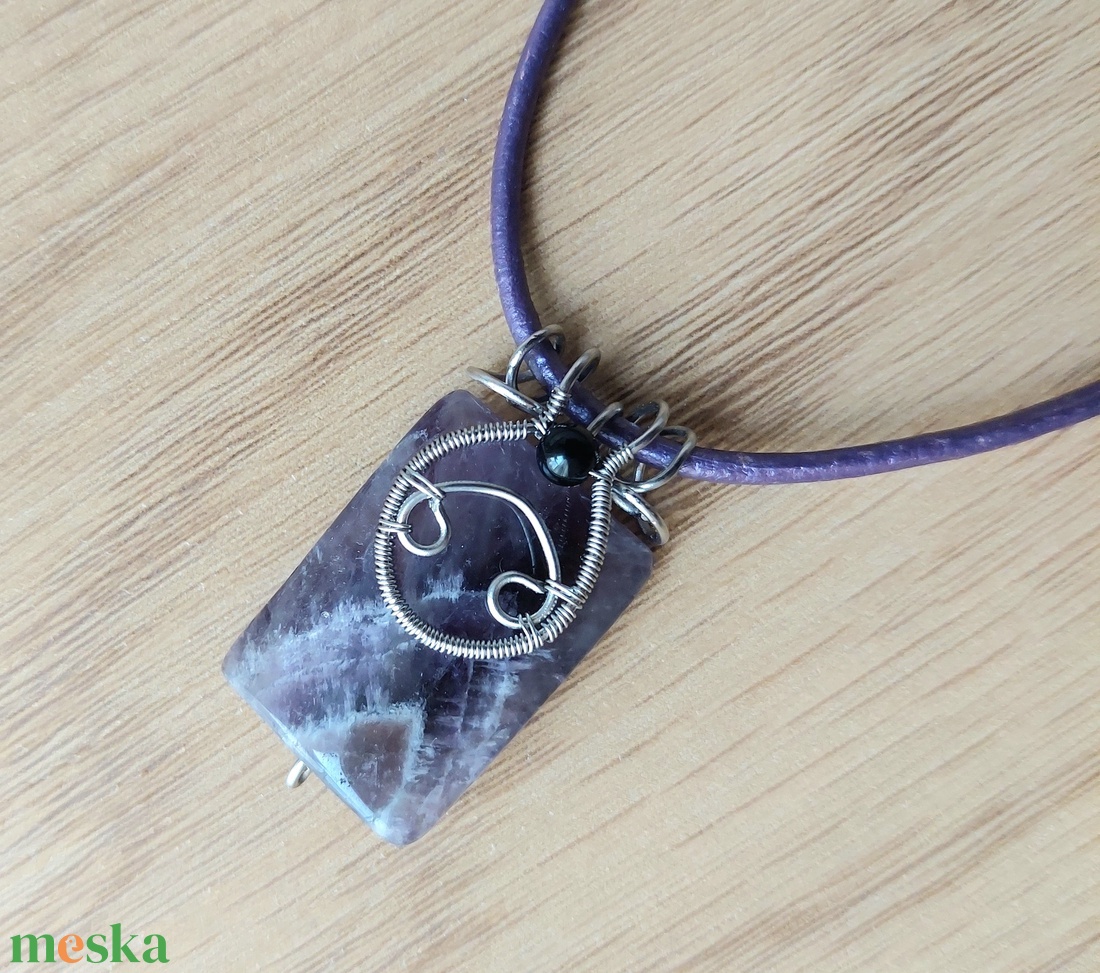 Ametiszt ásvány acél nyaklánc ónix golyóval - ékszer - nyaklánc - medálos nyaklánc - Meska.hu