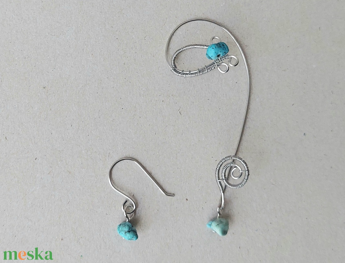 Acél fülékszer türkiz ásvány kövekkel - ékszer - fülbevaló - fülékszer - Meska.hu