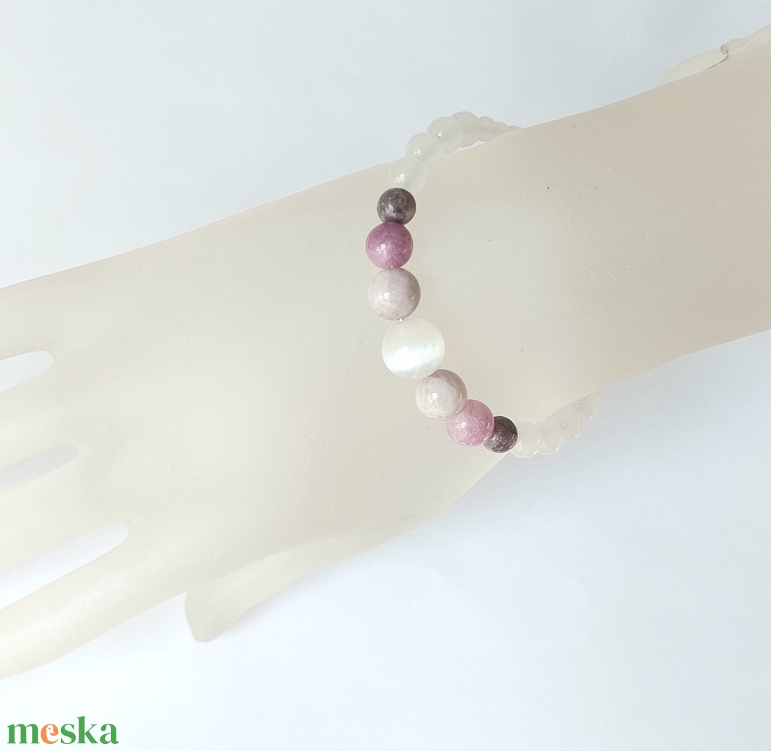 Ásvány karkötő szelenit, kunzit, turmalin, lepidolit és hókvarc kövekkel - ékszer - karkötő - ásványkarkötő - Meska.hu