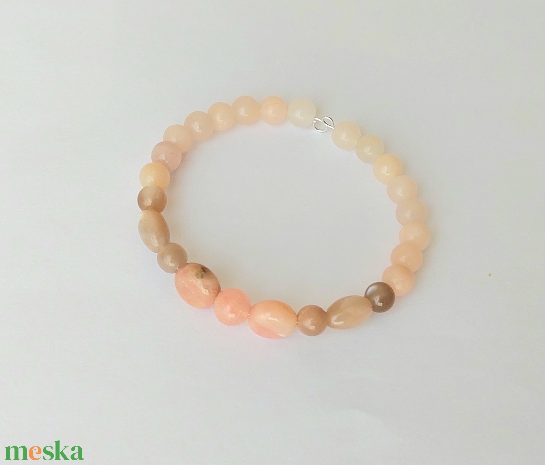 Ásvány karkötő turmalin, andok opál, barack holdkő és barack aventurin kövekkel - ékszer - karkötő - ásványkarkötő - Meska.hu