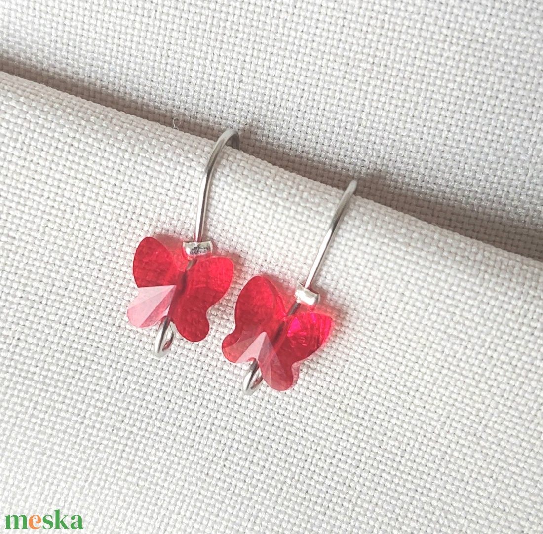 Swarovski pillangós gyerek acél fülbevalók - ékszer - fülbevaló - lógó fülbevaló - Meska.hu