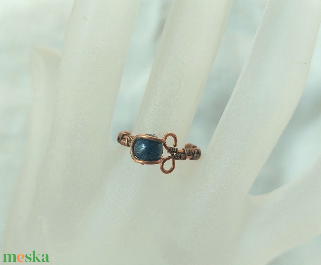 Állítható vörösréz gyűrű ásvány golyóval - ékszer - gyűrű - statement gyűrű - Meska.hu