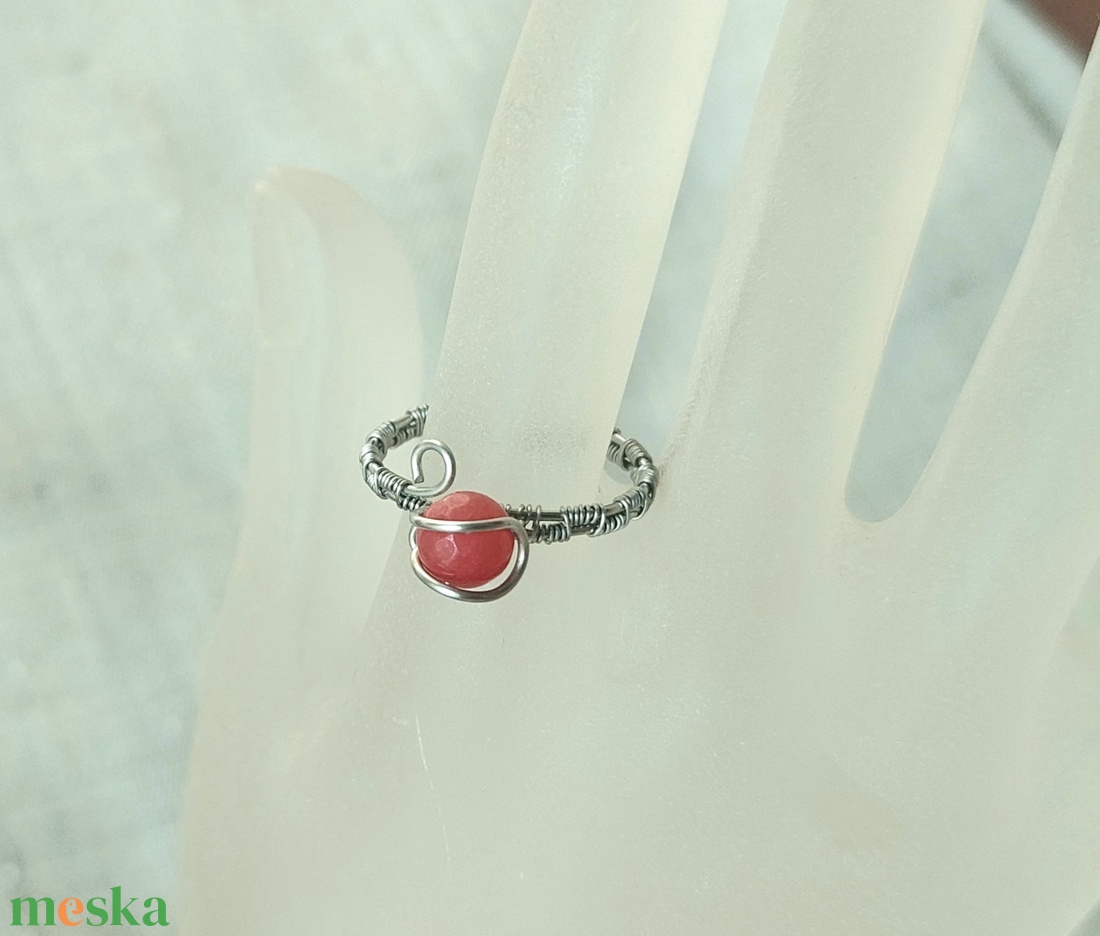 Állítható vörösréz gyűrű ásvány golyóval - ékszer - gyűrű - statement gyűrű - Meska.hu