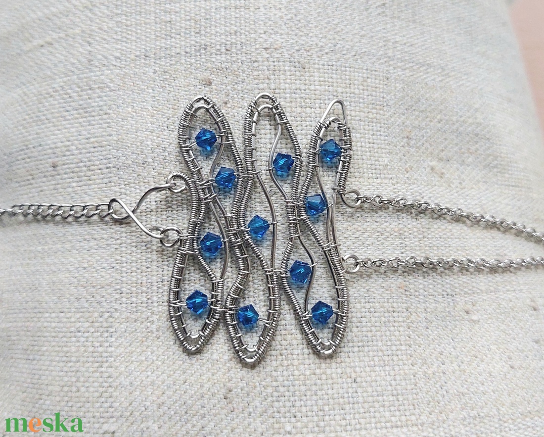 Acél karkötő swarovski kristályokkal - ékszer - karkötő - karkötő medállal - Meska.hu