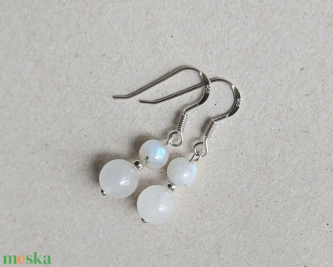 Sterling ezüst fülbevaló holdkő és hókvarc ásványokkal - esküvő - ékszer - fülbevaló - Meska.hu