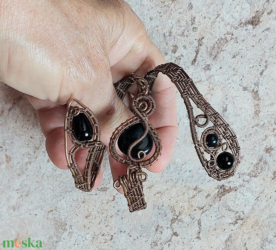 Dupla vörösréz karkötő ónix és fekete achát ásványokkal - ékszer - karkötő - karperec - Meska.hu