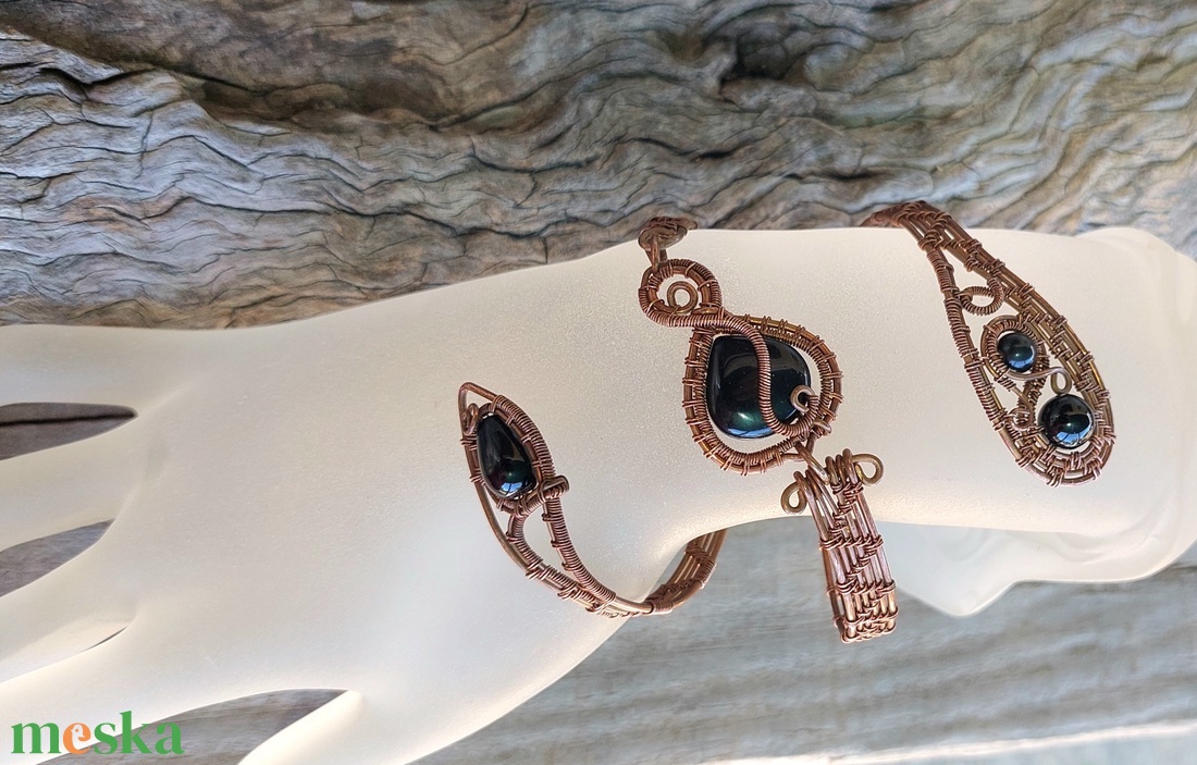 Dupla vörösréz karkötő ónix és fekete achát ásványokkal - ékszer - karkötő - karperec - Meska.hu