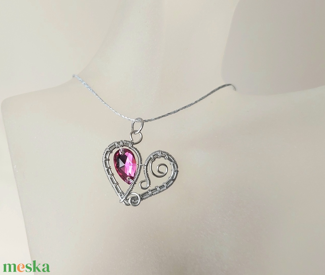 Acél szív nyaklánc swarovski kristállyal - ékszer - nyaklánc - medálos nyaklánc - Meska.hu