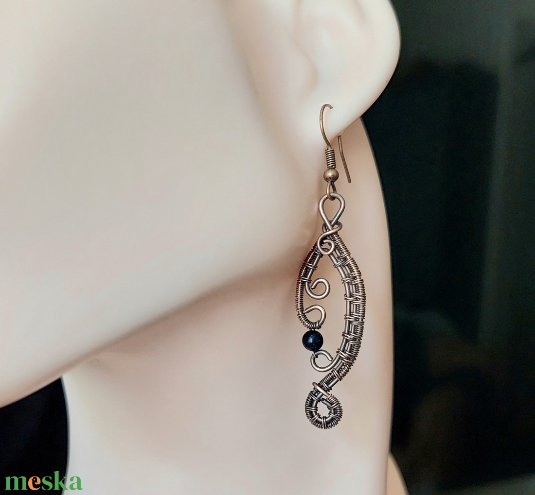 Vörösréz fülbevaló kék napkővel - ékszer - fülbevaló - lógó fülbevaló - Meska.hu