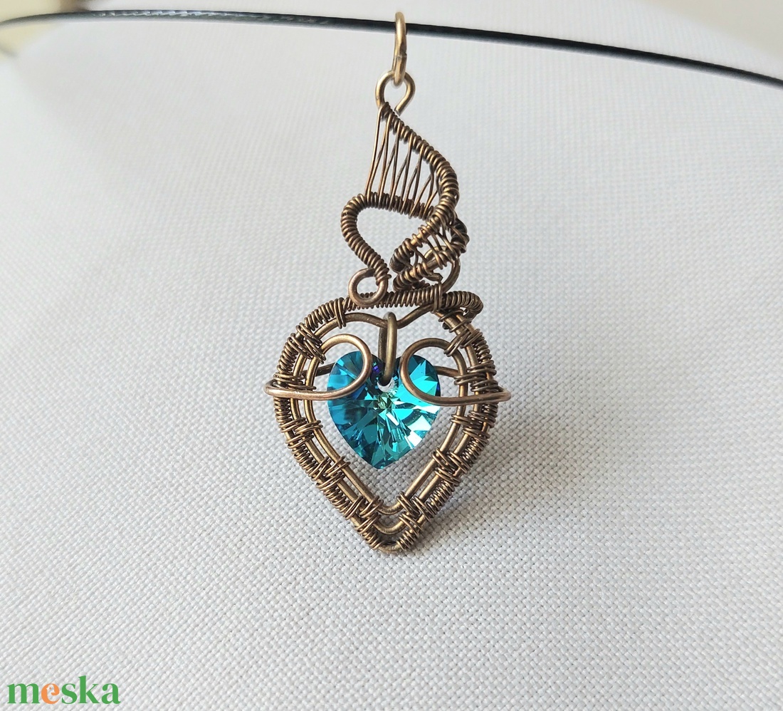 Antikolt alpakka nyaklánc swarovski szív kristállyal - ékszer - nyaklánc - medálos nyaklánc - Meska.hu