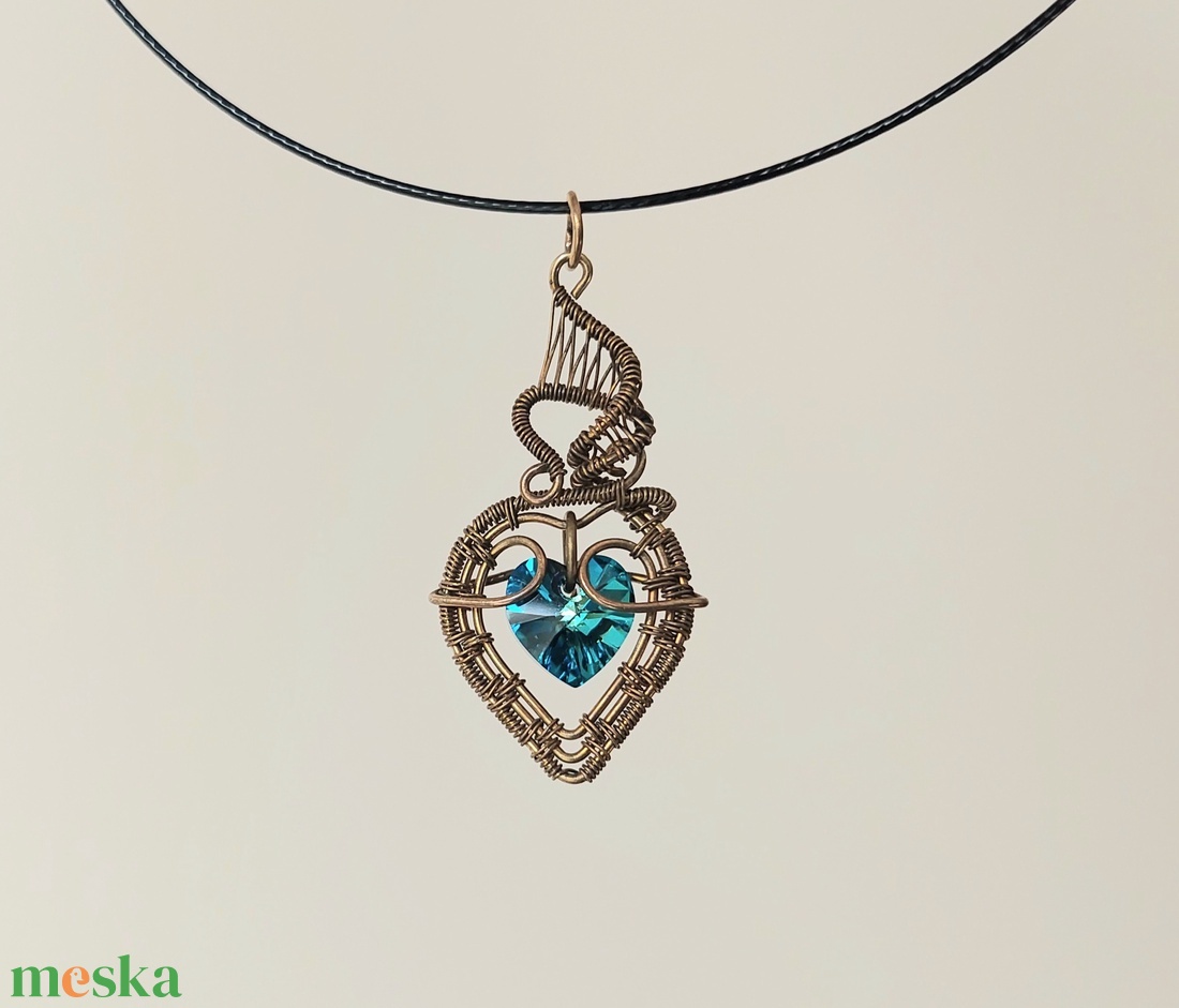 Antikolt alpakka nyaklánc swarovski szív kristállyal - ékszer - nyaklánc - medálos nyaklánc - Meska.hu