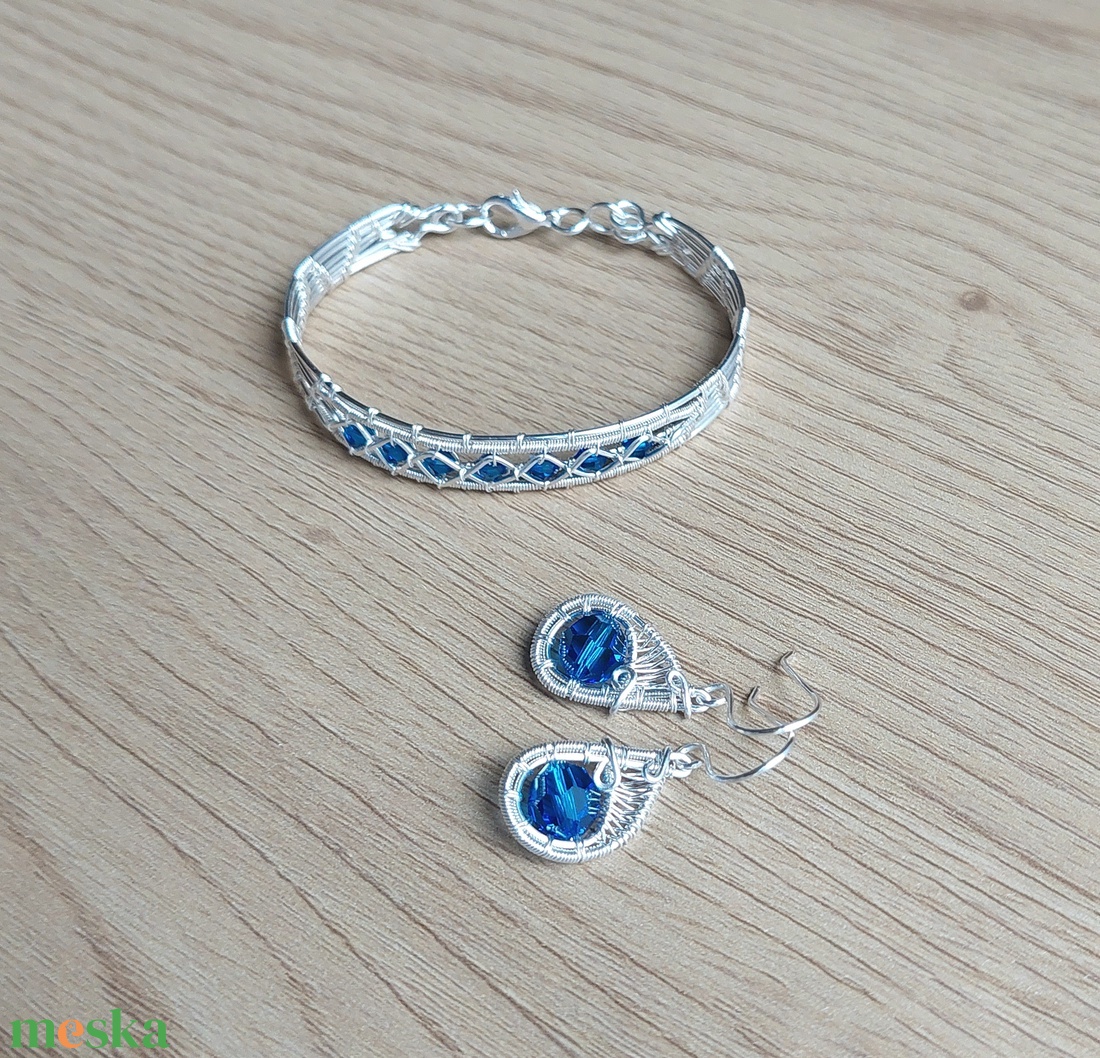 Ezüstözött karkötő és fülbevaló szett kék swarovski kristályokkal - esküvő - ékszer - ékszerszett - Meska.hu