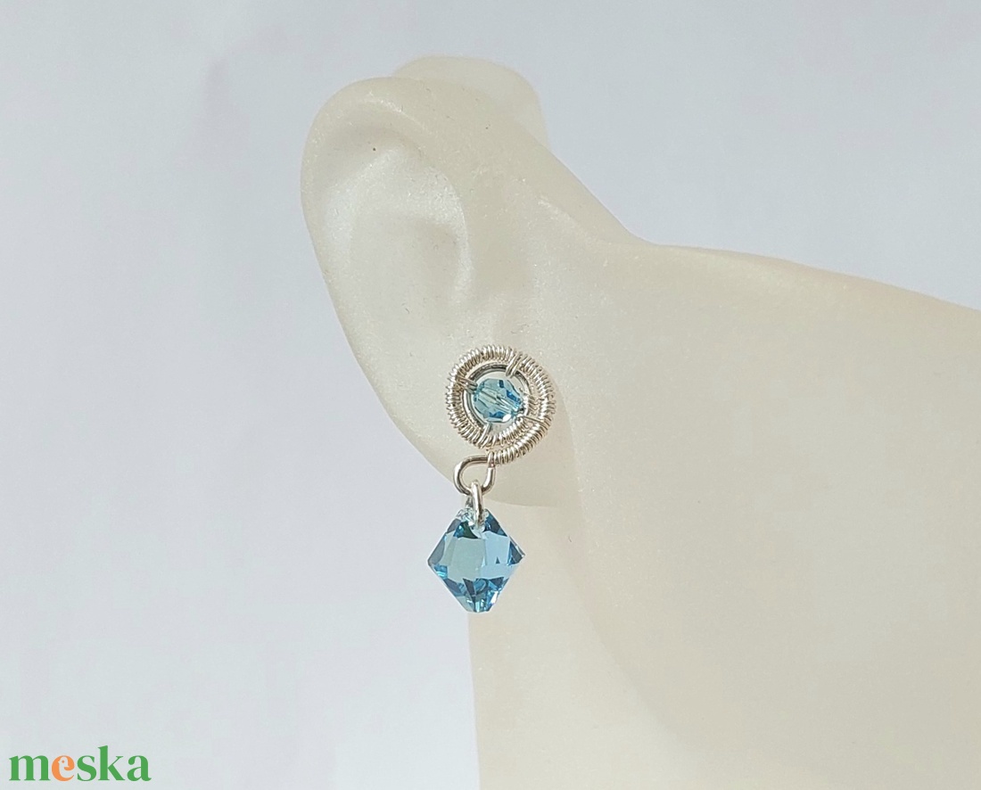 Bedugós fülbevaló swarovski kristályokkal - ékszer - fülbevaló - lógó fülbevaló - Meska.hu
