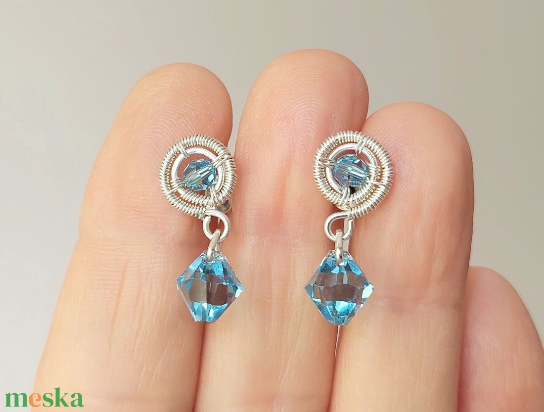 Bedugós fülbevaló swarovski kristályokkal - ékszer - fülbevaló - lógó fülbevaló - Meska.hu