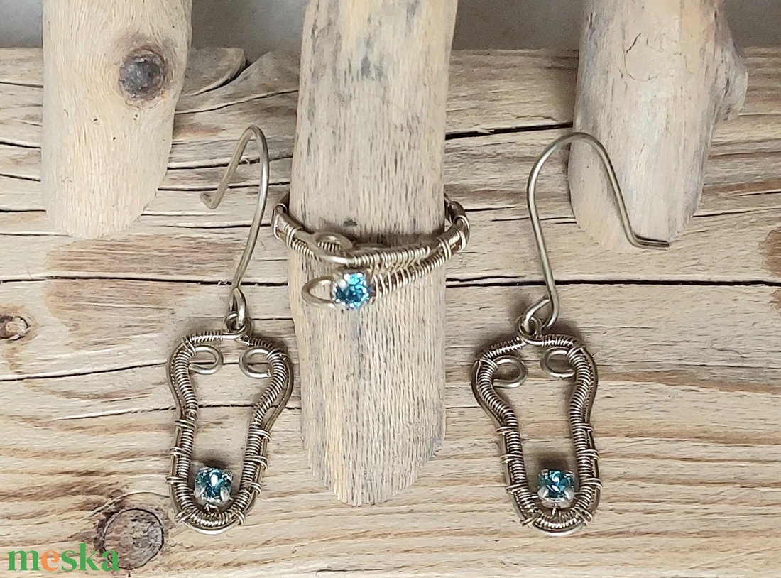 Gyűrű és fülbevaló alpakka drótból swarovski kristállyal - ékszer - ékszerszett - Meska.hu