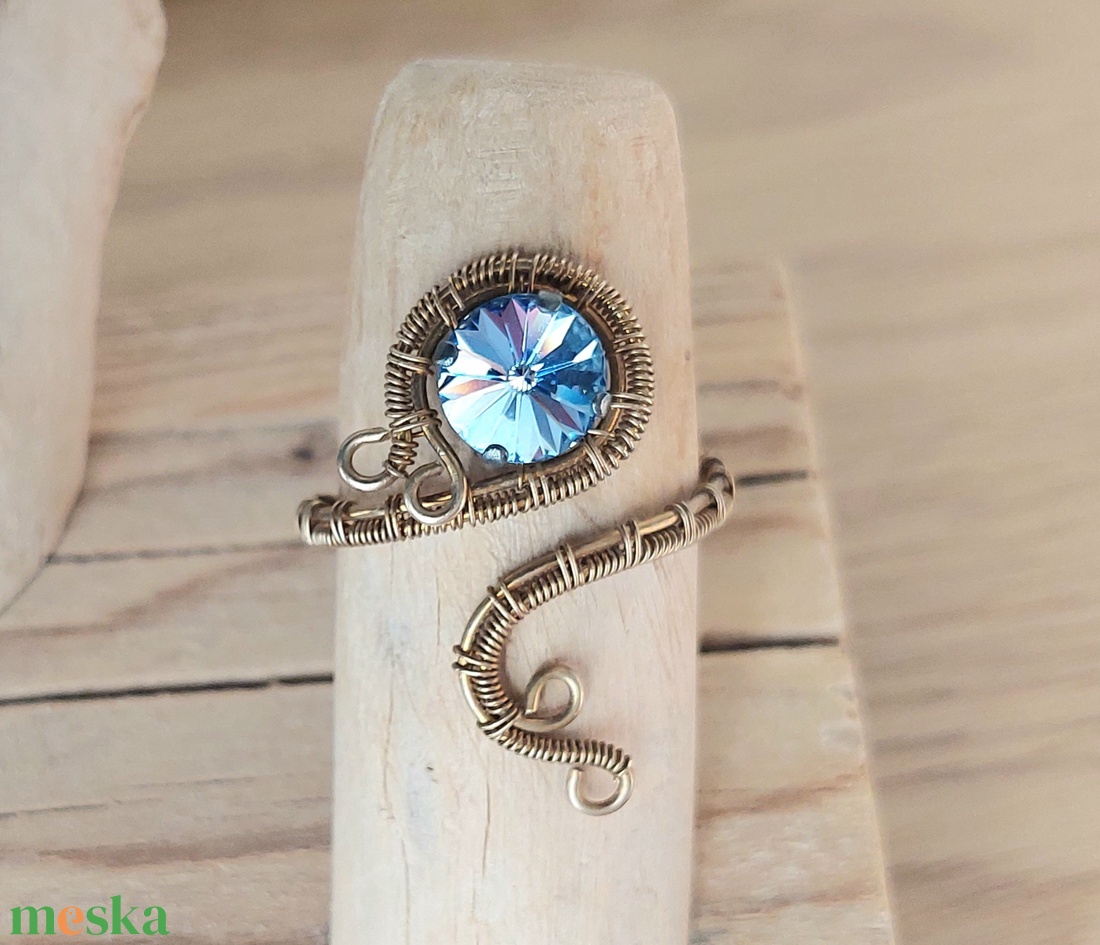 Antikolt alpakka gyűrű swarovski kristállyal - ékszer - gyűrű - statement gyűrű - Meska.hu