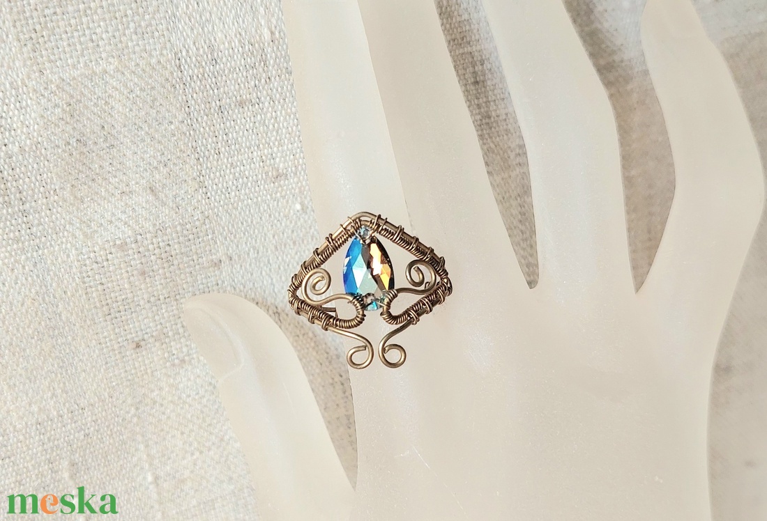 Állítható antikolt alpakka gyűrű swarovski kristállyal - ékszer - gyűrű - statement gyűrű - Meska.hu