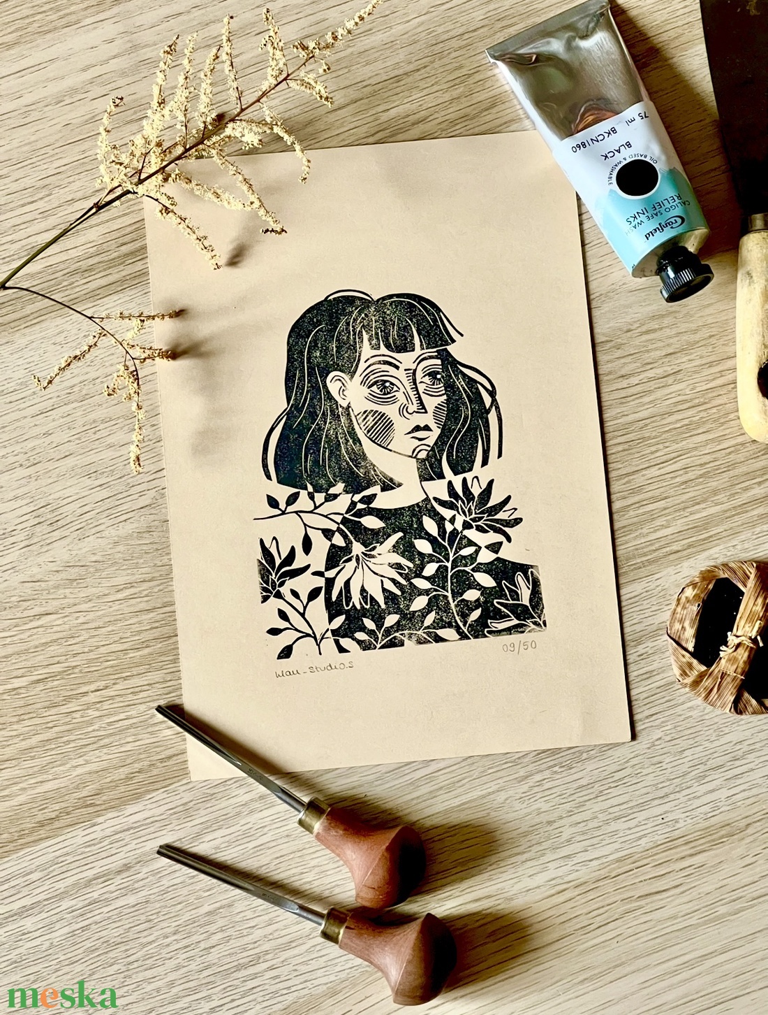 Egyedi Linómetszet - Lány virágokkal - művészet - grafika & illusztráció - művészi nyomat - Meska.hu Egyedi Linómetszet - Lány virágokkal - művészet - grafika & illusztráció - művészi nyomat - Meska.hu