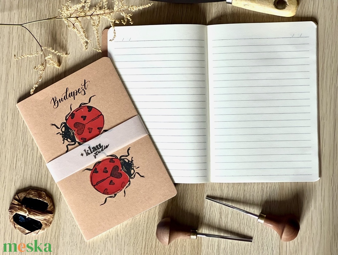 Egyedi Linómetszet - Lovebug katica füzet - művészet - grafika & illusztráció - művészi nyomat - Meska.hu Egyedi Linómetszet - Lovebug katica füzet - művészet - grafika & illusztráció - művészi nyomat - Meska.hu