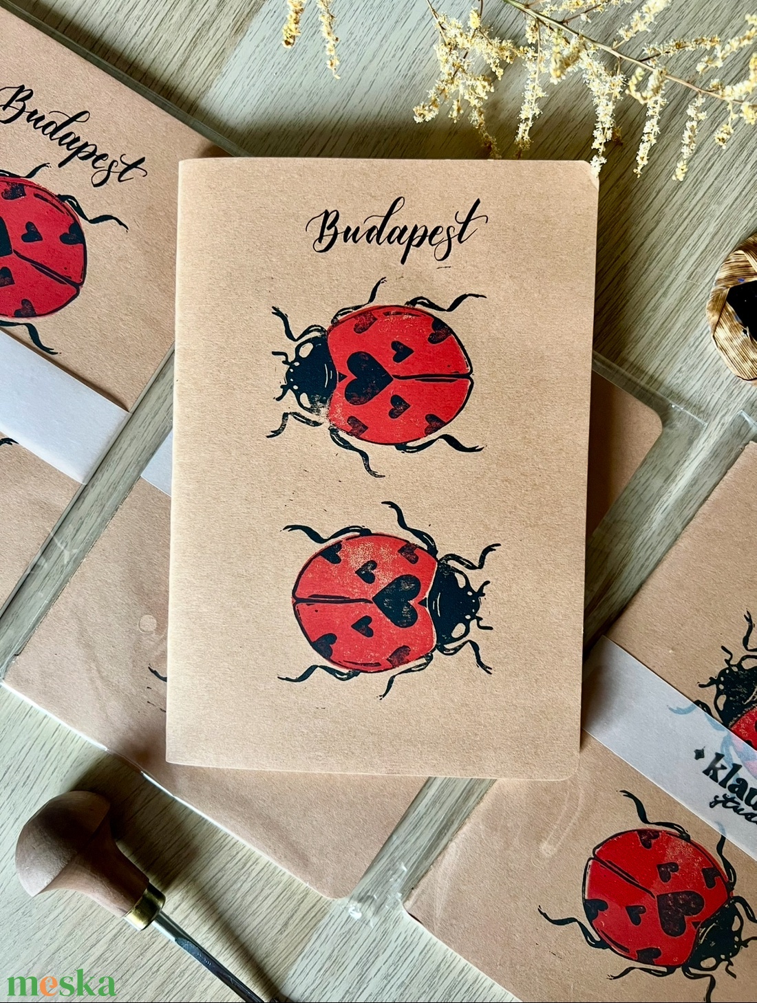 Egyedi Linómetszet - Lovebug katica füzet - művészet - grafika & illusztráció - művészi nyomat - Meska.hu Egyedi Linómetszet - Lovebug katica füzet - művészet - grafika & illusztráció - művészi nyomat - Meska.hu