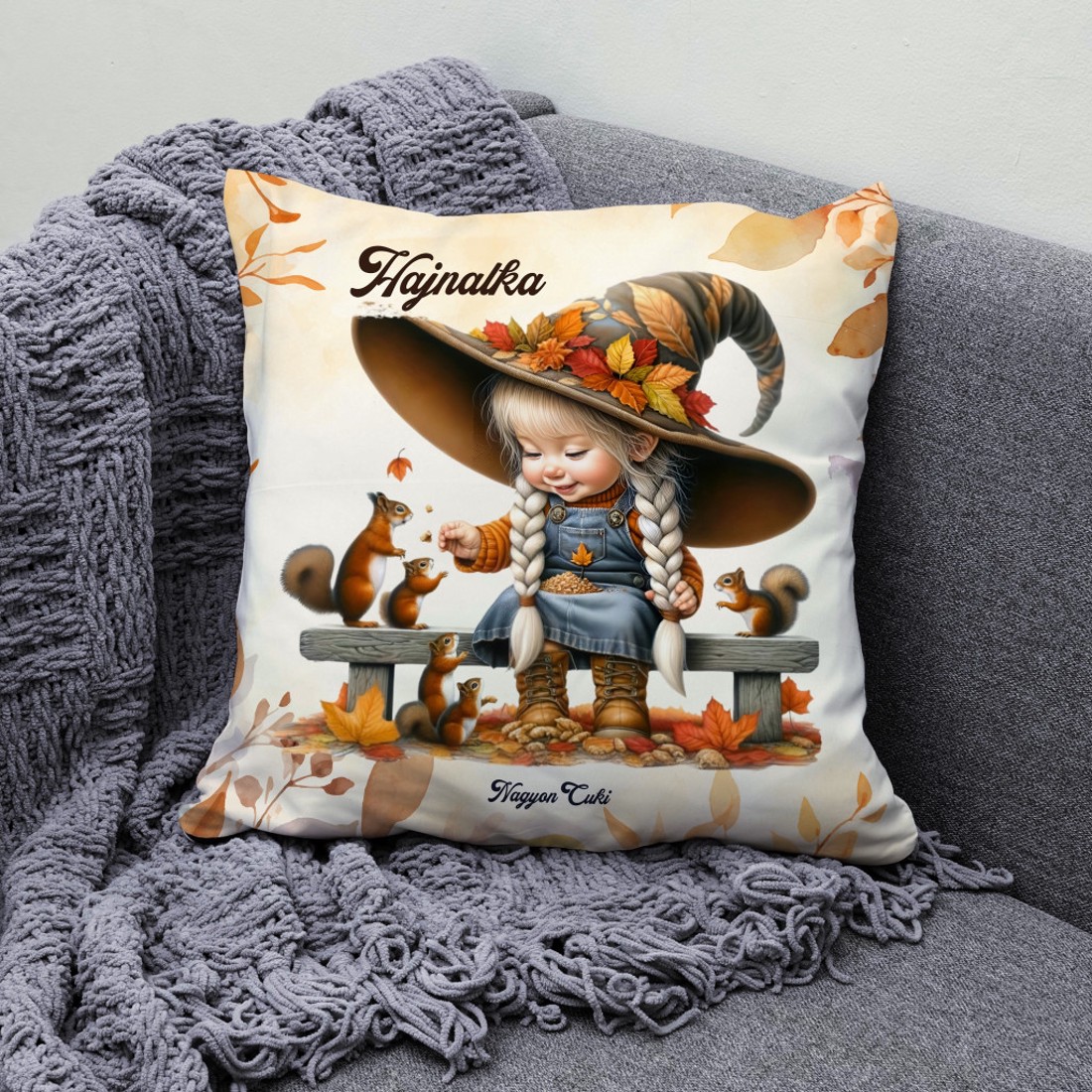 Névvel kérhető - Őszi manó lány és a mókusok mintás párna - otthon & életmód - lakástextil - párna & párnahuzat - díszpárna (belsővel együtt) - Meska.hu