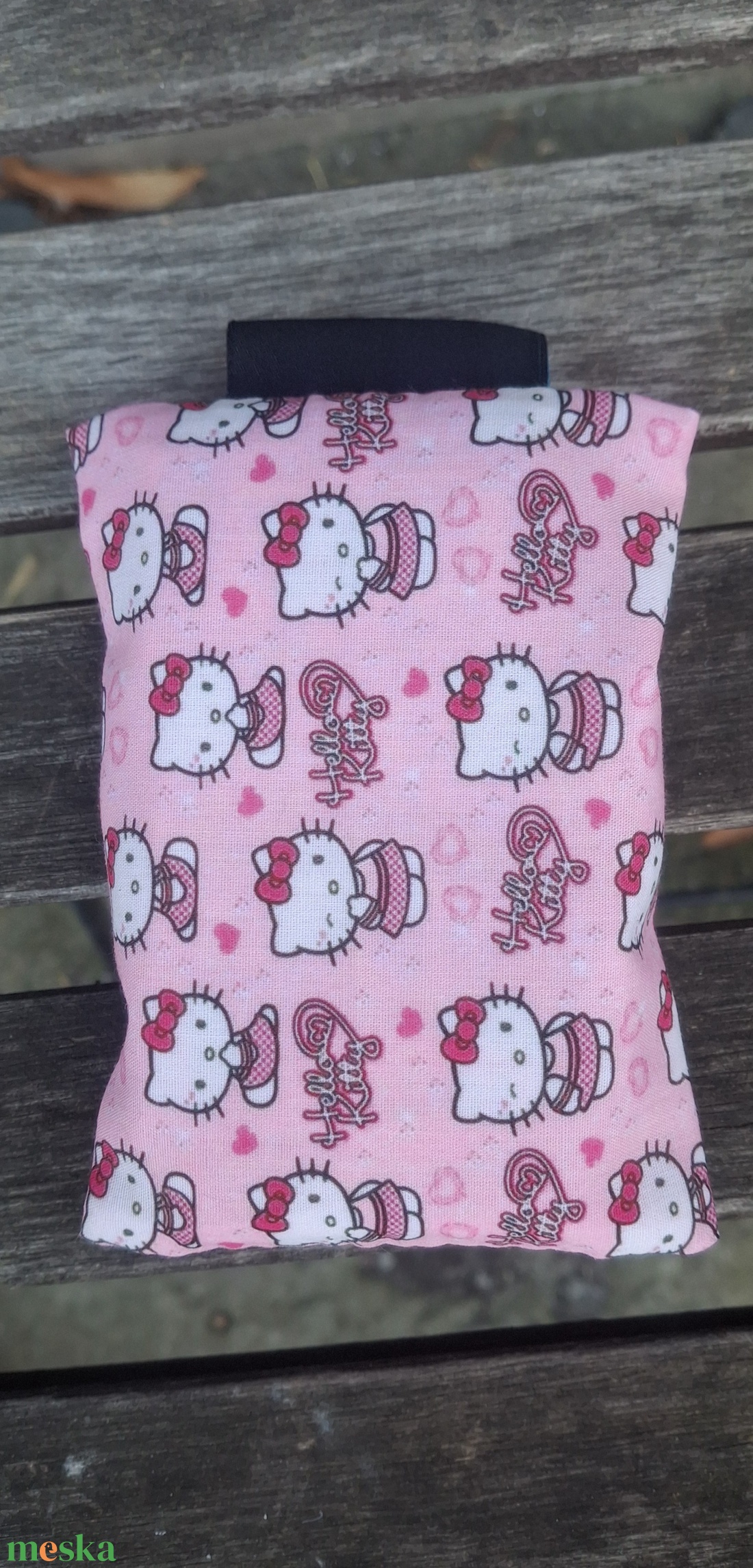Hello Kitty zsebkendőtartó - otthon & életmód - tárolás & rendszerezés - zsebkendőtartó - Meska.hu Hello Kitty zsebkendőtartó - otthon & életmód - tárolás & rendszerezés - zsebkendőtartó - Meska.hu