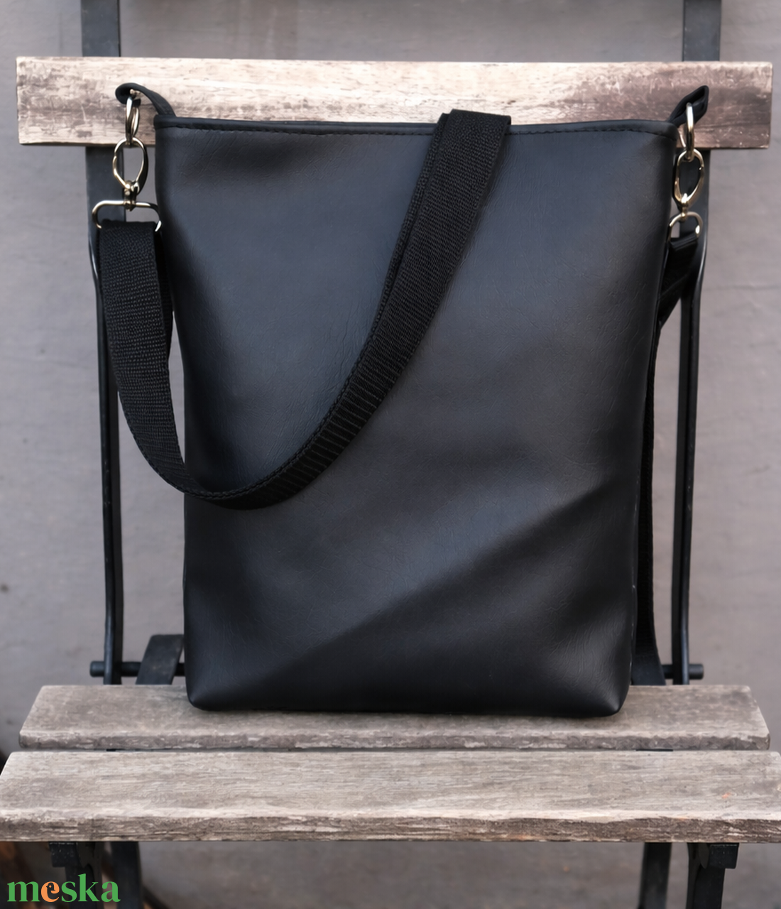  Szürke virágos nyomott mintás válltáska - táska & tok - kézitáska & válltáska - válltáska - Meska.hu