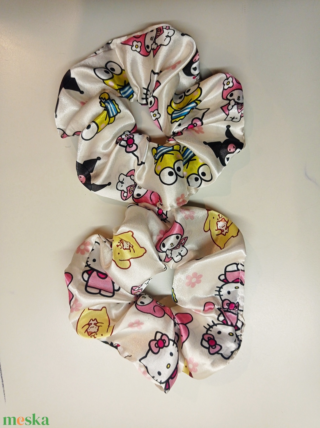 Hello Kitty szatén hajgumi - ruha & divat - hajdísz & hajcsat - hajgumi - Meska.hu