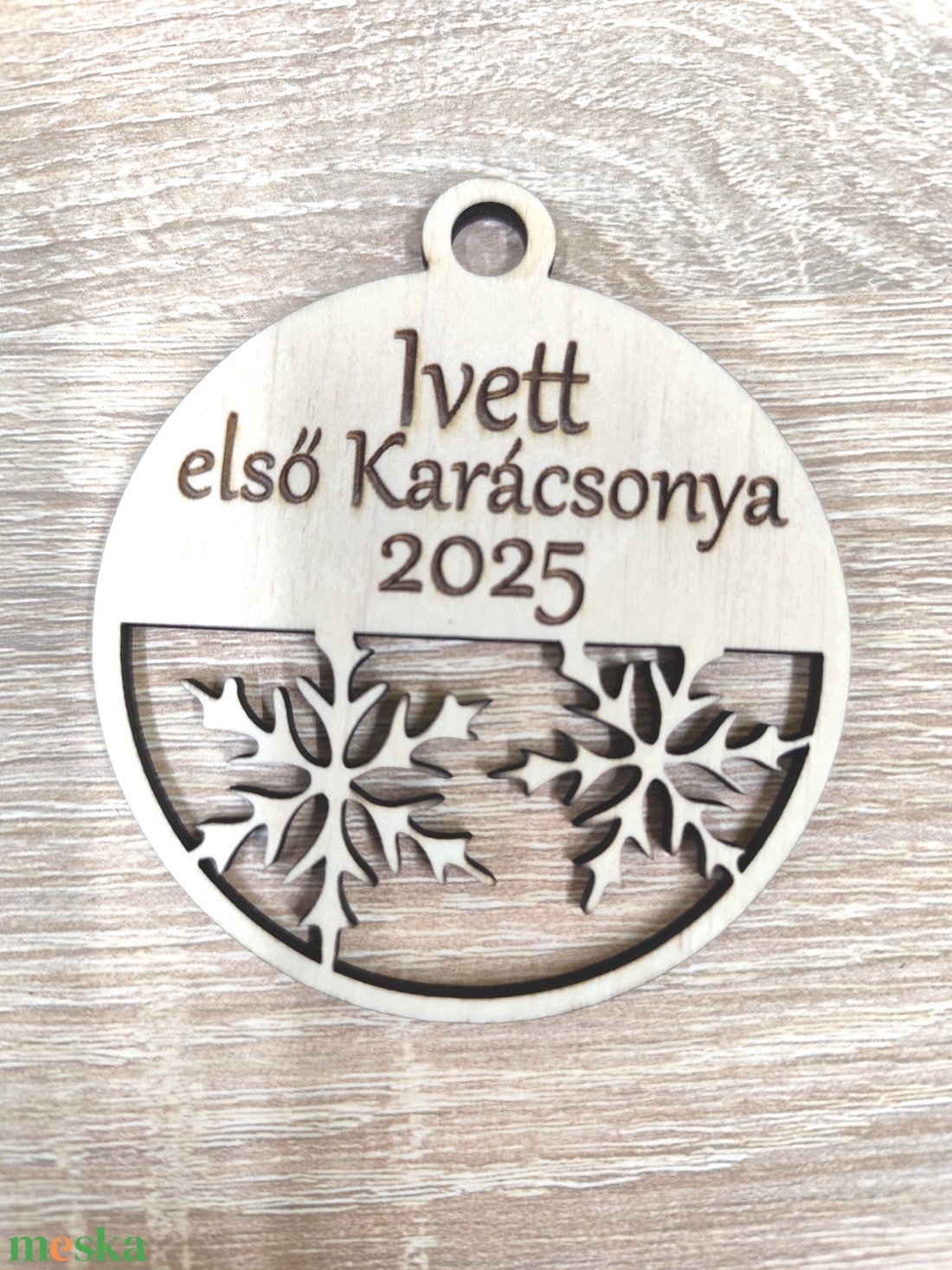 Névreszóló első karácsony gravírozott karácsonyfadísz  - karácsony - karácsonyi lakásdekoráció - karácsonyfadíszek - Meska.hu