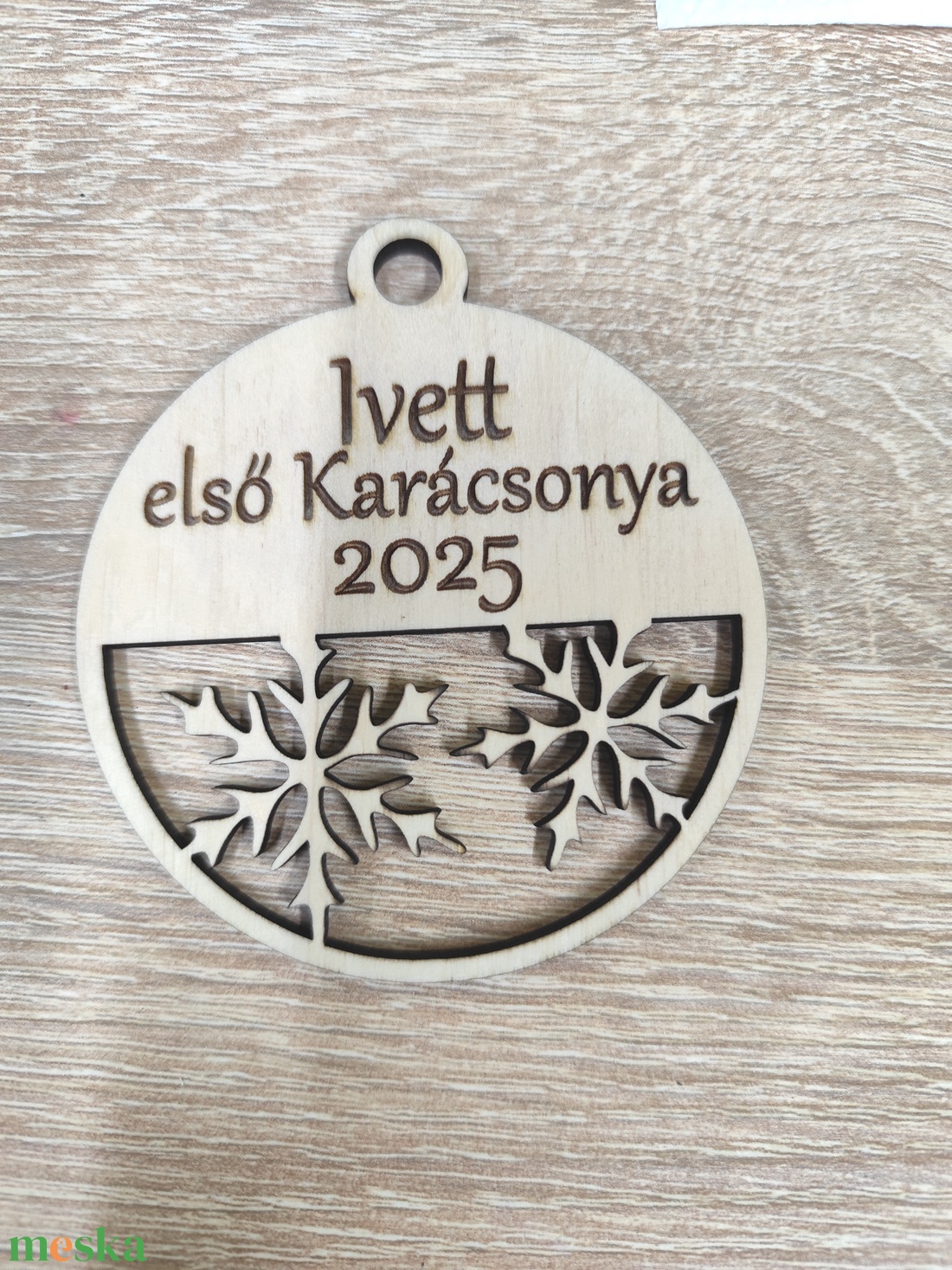 Névreszóló első karácsony gravírozott karácsonyfadísz  - karácsony - karácsonyi lakásdekoráció - karácsonyfadíszek - Meska.hu