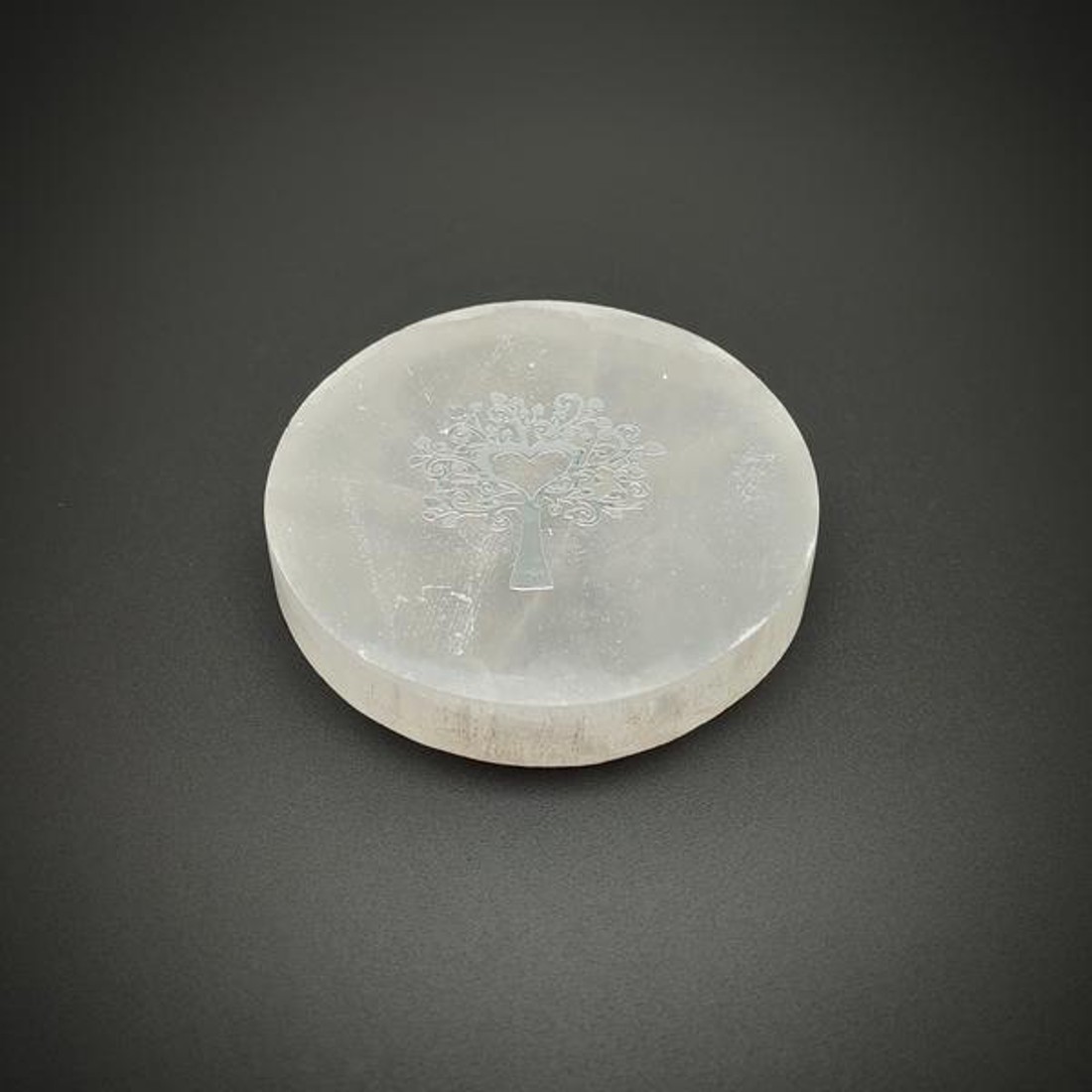 Szelenit korong életfa szív ezüst matricás 6-7cm - kellékek & szerszámok - ásvány alapanyag - szelenit korong - Meska.hu Szelenit korong életfa szív ezüst matricás 6-7cm - kellékek & szerszámok - ásvány alapanyag - szelenit korong - Meska.hu