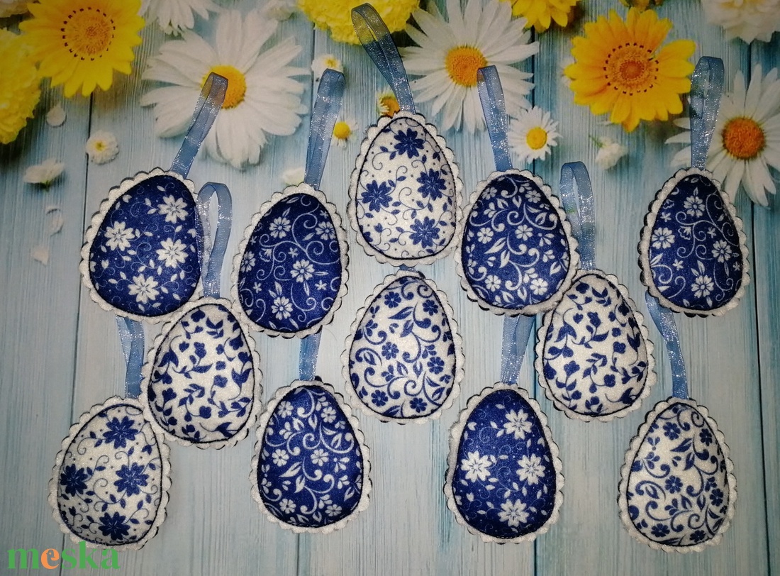 Húsvéti kék-fehér mintás tojásdíszek - otthon & életmód - dekoráció - fali és függő dekoráció - függődísz - Meska.hu