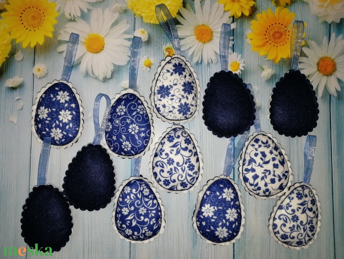 Húsvéti kék-fehér mintás tojásdíszek - otthon & életmód - dekoráció - fali és függő dekoráció - függődísz - Meska.hu