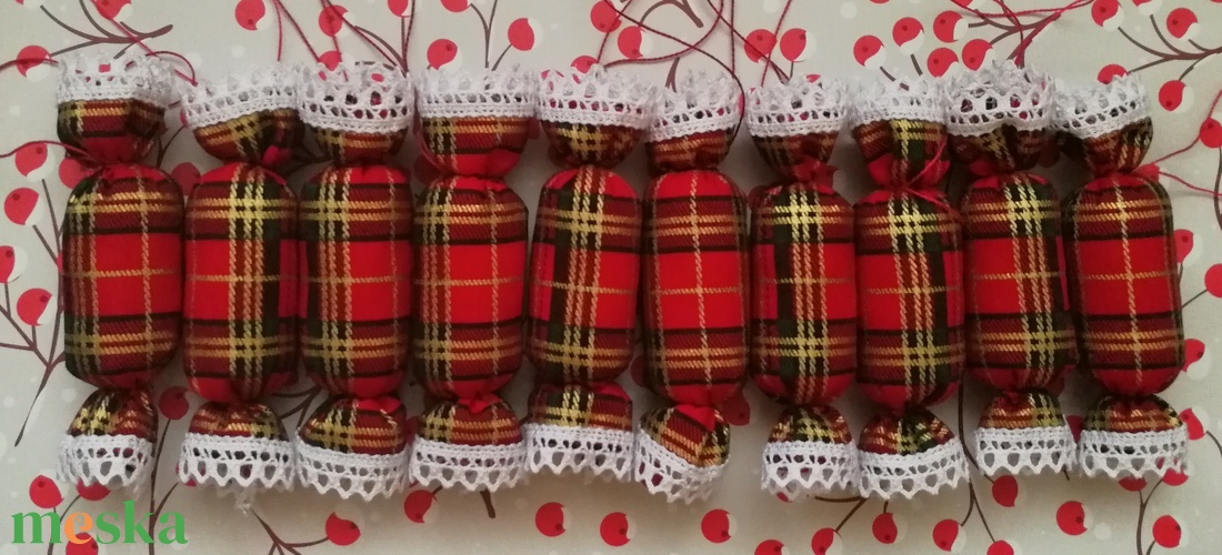 Textil szaloncukor - skótkockás - karácsony - karácsonyi lakásdekoráció - karácsonyfadíszek - Meska.hu