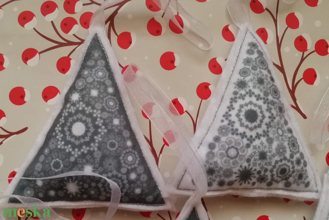 Karácsonyfadísz  szürke-fehér  - karácsony - karácsonyi lakásdekoráció - karácsonyfadíszek - Meska.hu