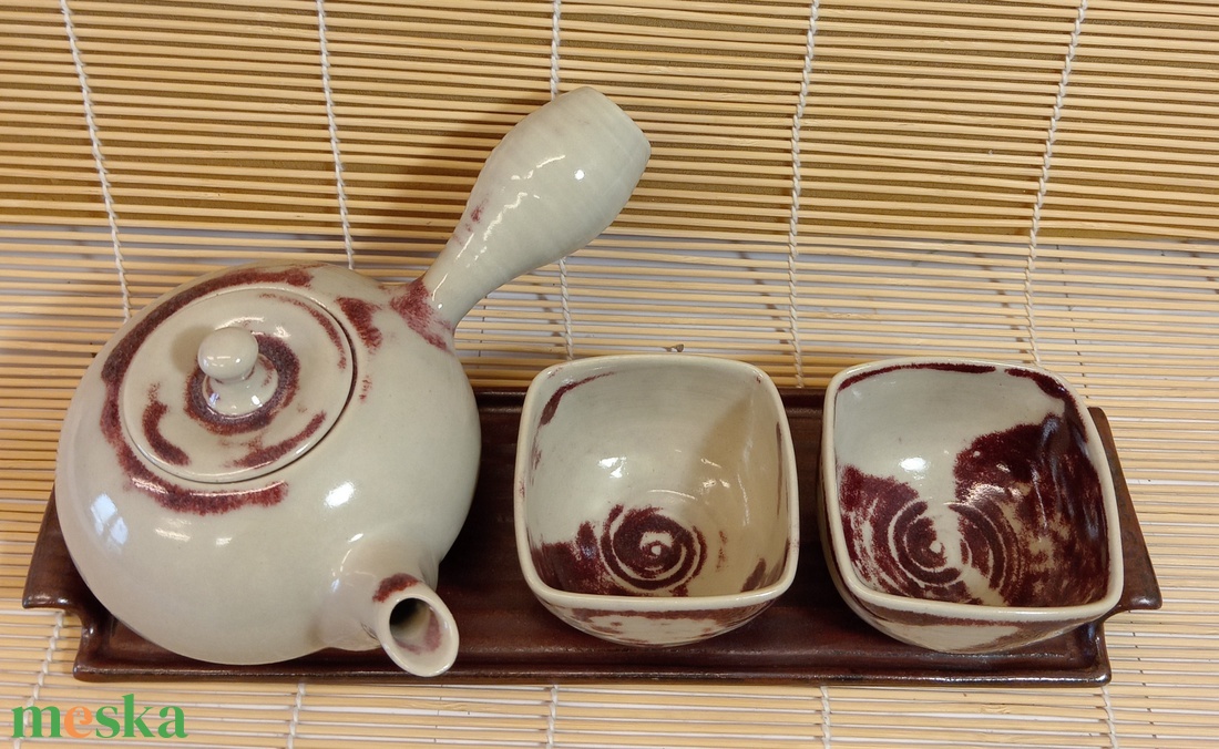 Nyeles teáskanna (kyusu) tálcával, kető csészével - otthon & életmód - konyhafelszerelés, tálalás - konyhai tárolás - tea & kávé tárolás - Meska.hu
