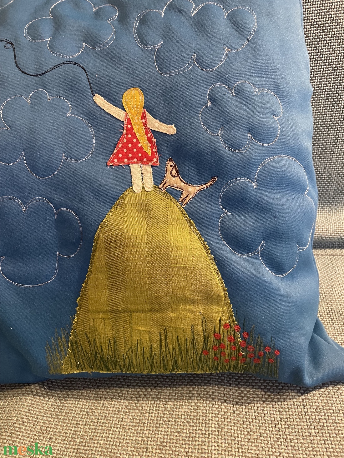 Sárkányeregető kislány puha díszpárna - otthon & életmód - lakástextil - párna & párnahuzat - díszpárna (belsővel együtt) - Meska.hu