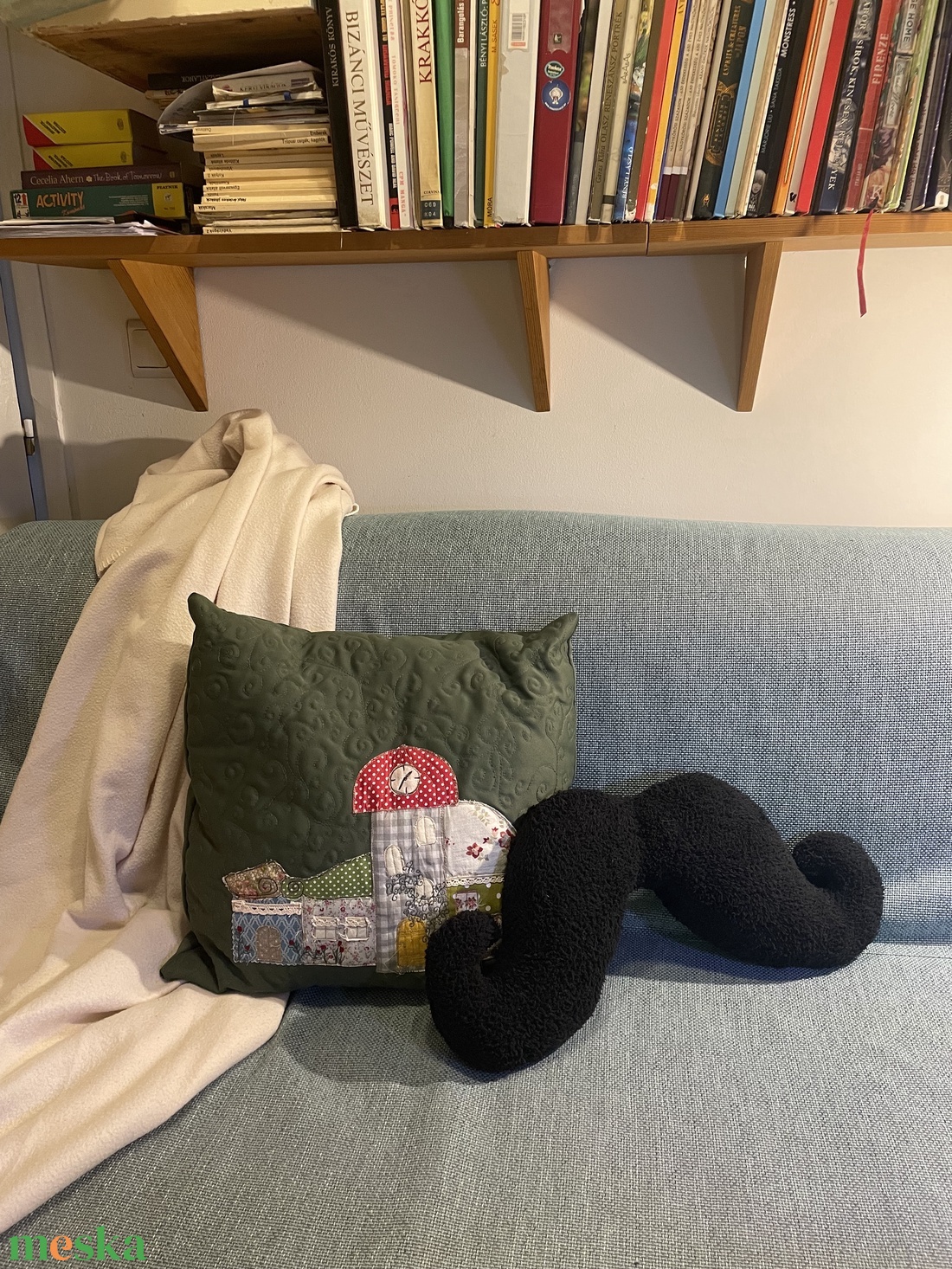 Kackiás bajusz - bajusz formájú puha párna - otthon & életmód - lakástextil - párna & párnahuzat - díszpárna (belsővel együtt) - Meska.hu