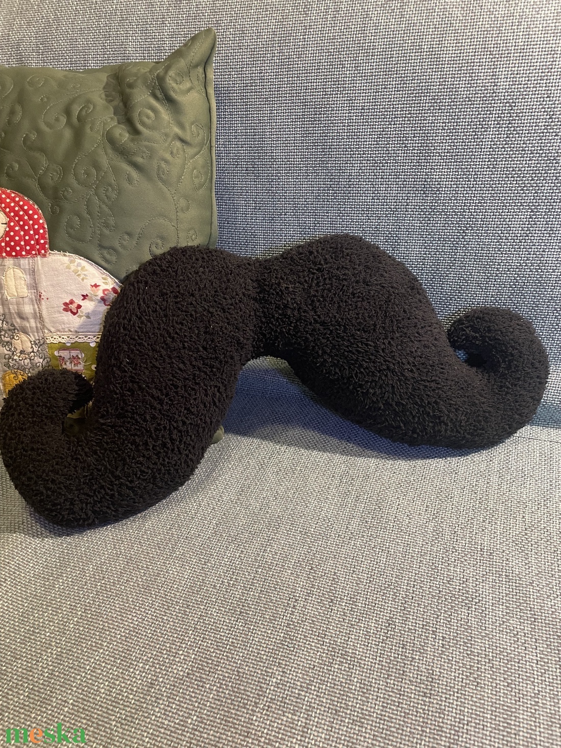 Kackiás bajusz - bajusz formájú puha párna - otthon & életmód - lakástextil - párna & párnahuzat - díszpárna (belsővel együtt) - Meska.hu