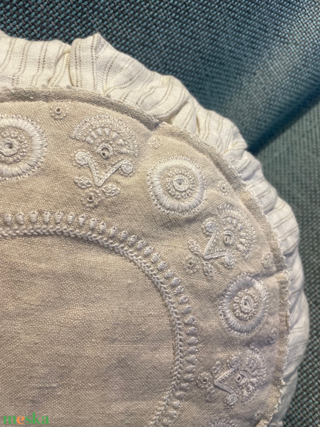 Vintage hímzett romantikus fehér-bézs díszpárna - otthon & életmód - lakástextil - párna & párnahuzat - díszpárna (belsővel együtt) - Meska.hu