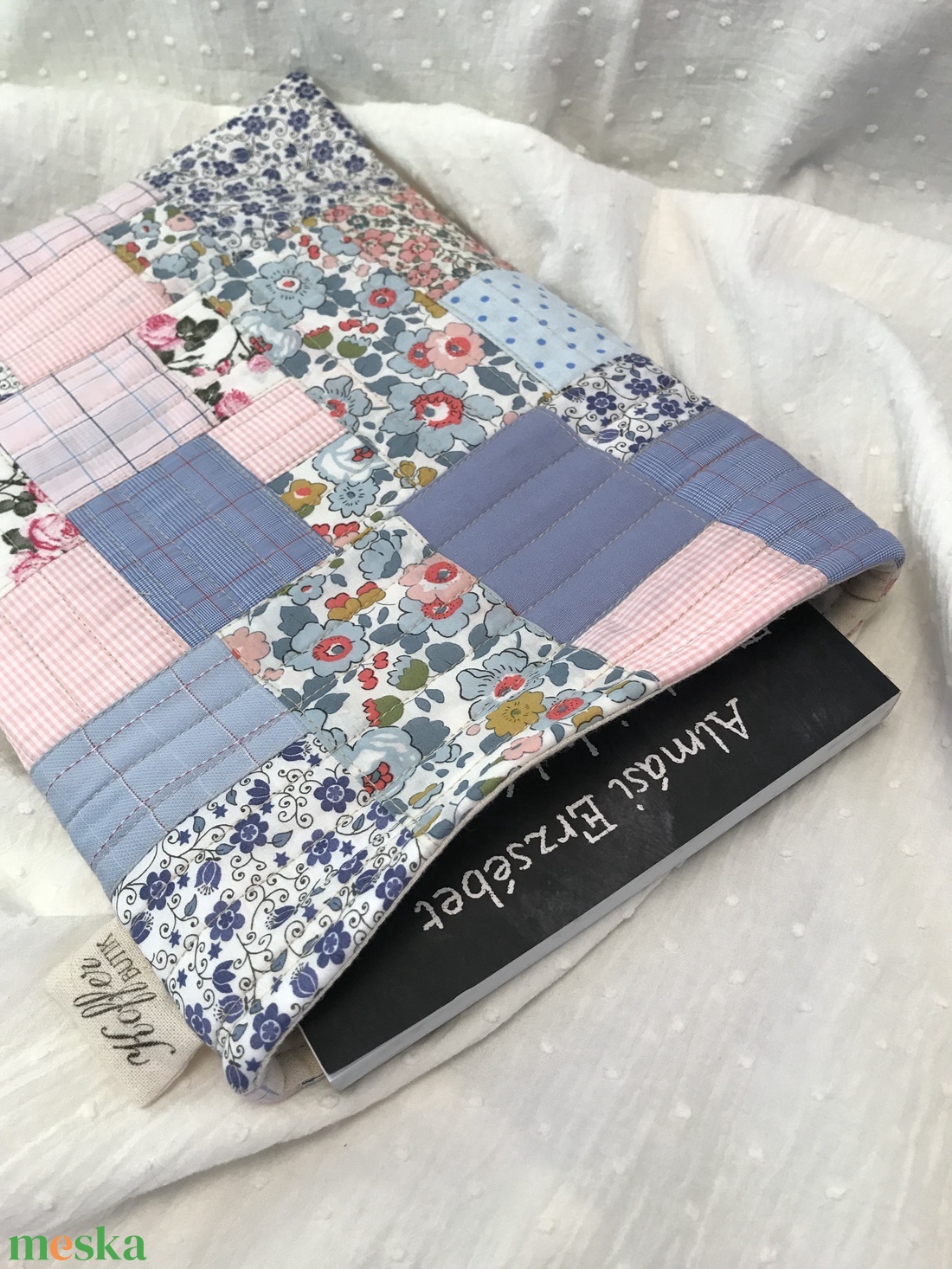 Romantikus patchwork könykabát vagy könyvtok, tablet tartó - könyv & zene - könyvtok - Meska.hu