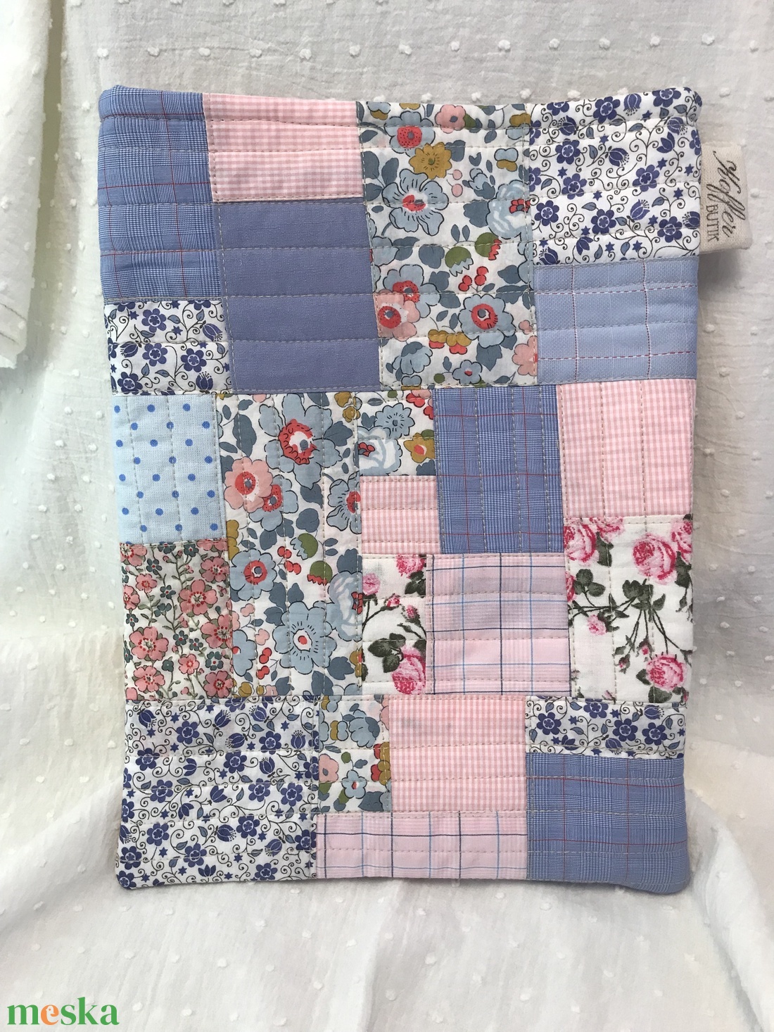 Romantikus patchwork könykabát vagy könyvtok, tablet tartó - könyv & zene - könyvtok - Meska.hu