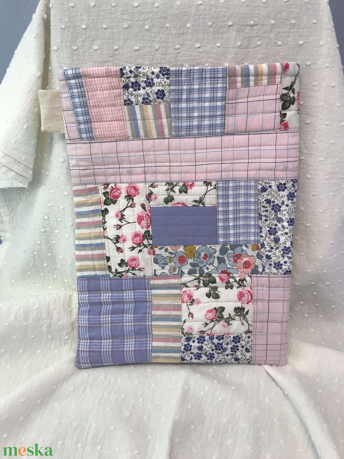 Romantikus patchwork könykabát vagy könyvtok, tablet tartó - könyv & zene - könyvtok - Meska.hu