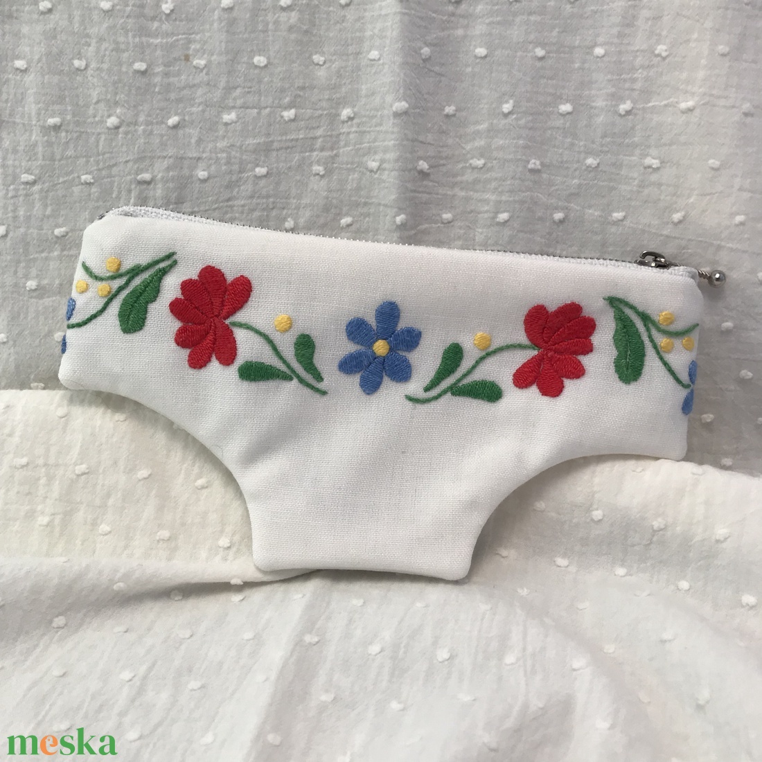 Bugyi neszesszer vagy tolltartó - otthon & életmód - papír, írószer - tolltartó & ceruzatekercs - Meska.hu