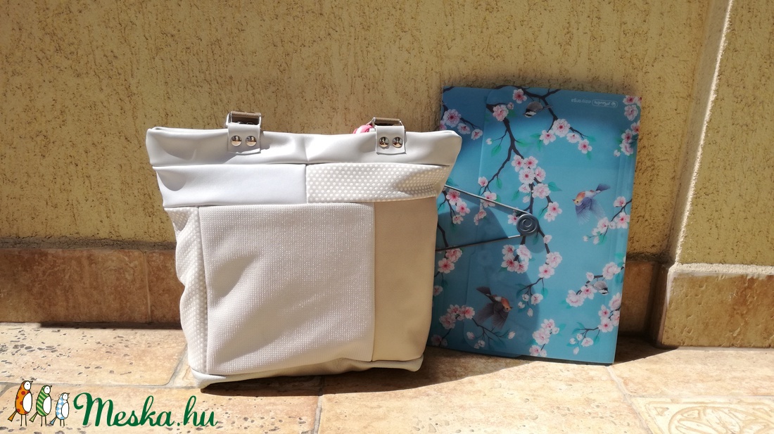 NYÁRI VÁSÁR! Bőr táska fehér drapp pöttyös /válltáska /oldal táska  -  - Meska.hu